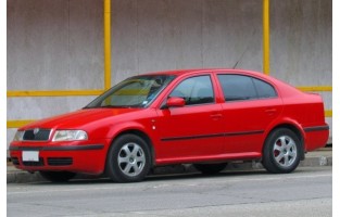 Tapis 3D fait de la Prime de caoutchouc pour Skoda Octavia I (1996 - 2010)