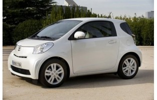 Tapis de voiture exclusive Toyota IQ